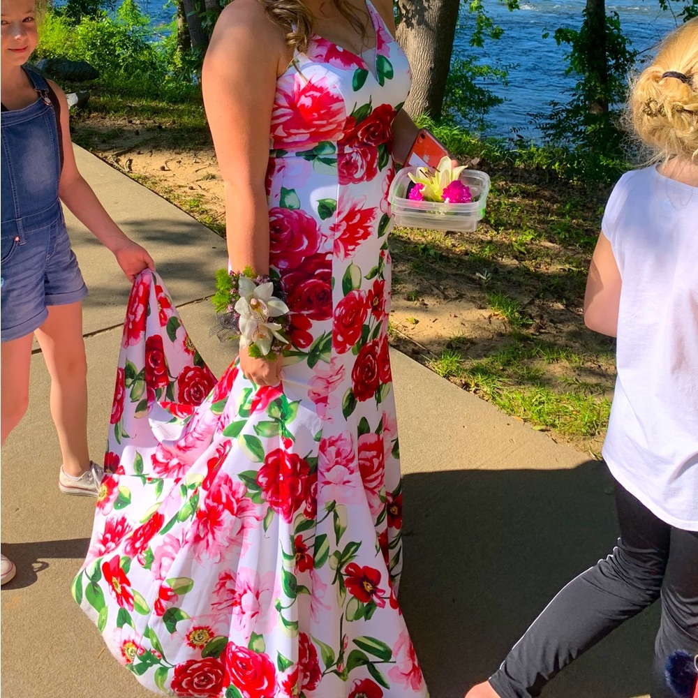 BEAUTIFUL Floral Formal/Prom Dress!